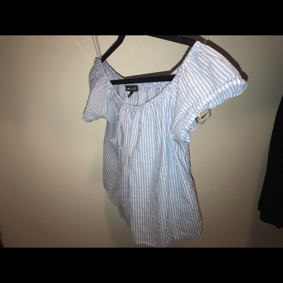 Off the shoulder crop top - Picture 2 of 3